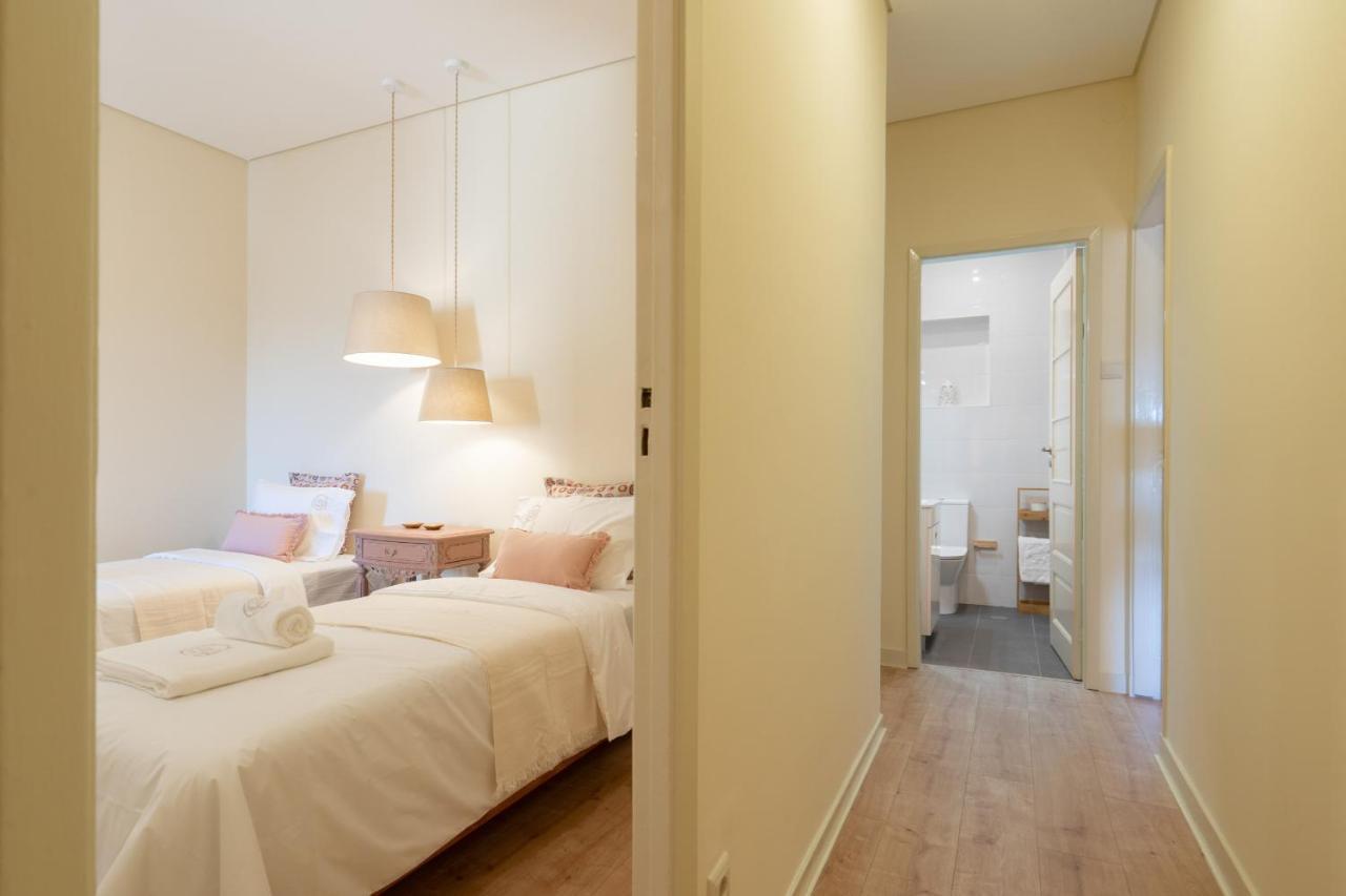 Gaya Avenue Flats - Elegant Contemporary Flats With Balcony Apartment Вила Нова ди Гая Екстериор снимка
