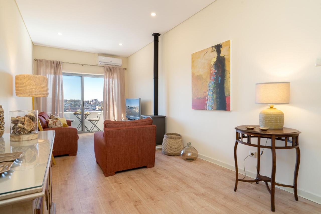 Gaya Avenue Flats - Elegant Contemporary Flats With Balcony Apartment Вила Нова ди Гая Екстериор снимка