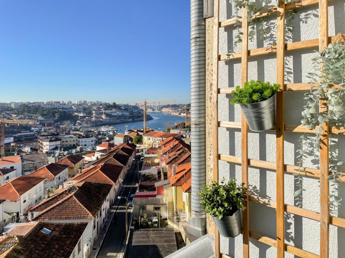 Gaya Avenue Flats - Elegant Contemporary Flats With Balcony Apartment Вила Нова ди Гая Екстериор снимка