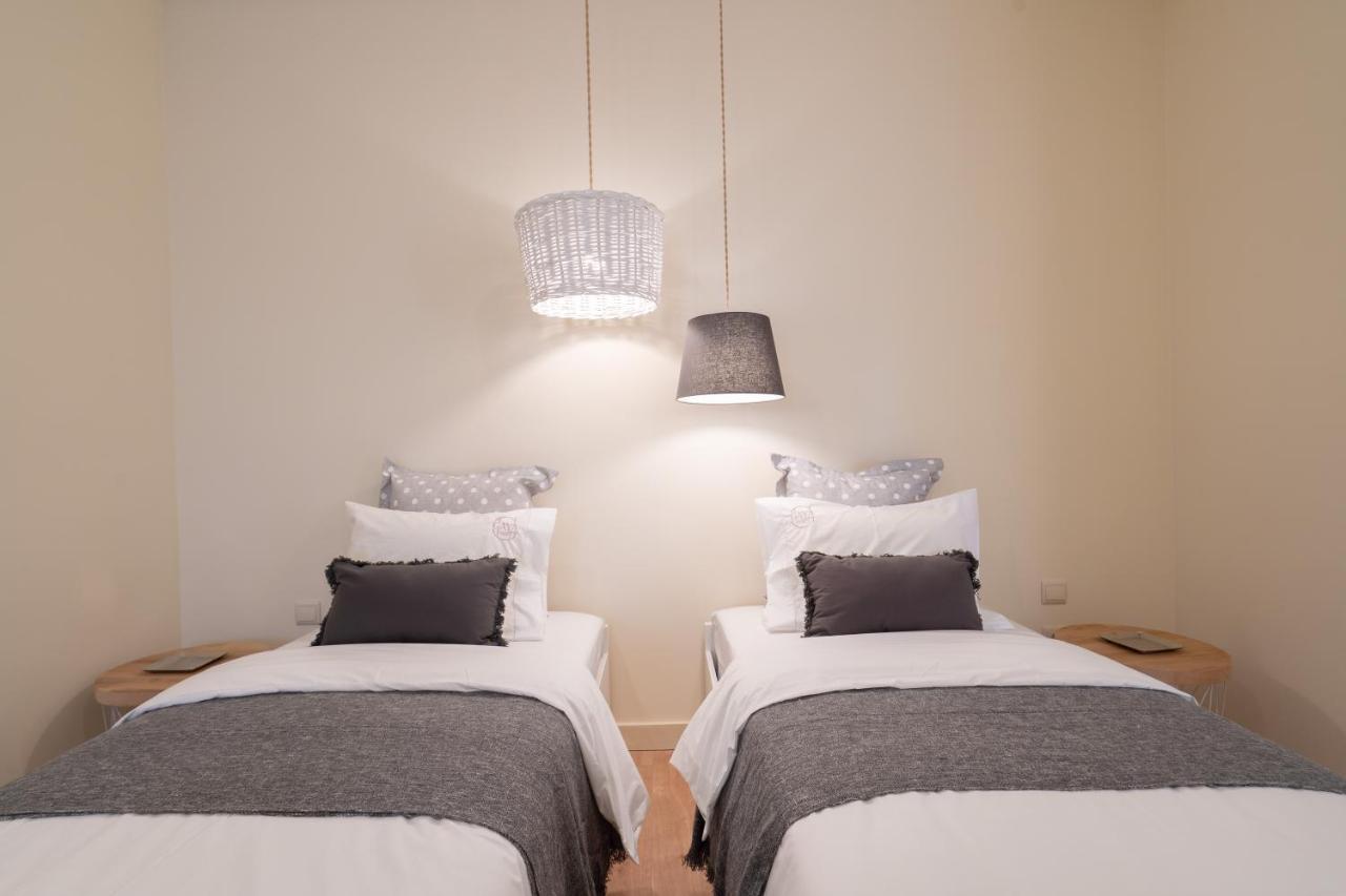 Gaya Avenue Flats - Elegant Contemporary Flats With Balcony Apartment Вила Нова ди Гая Екстериор снимка