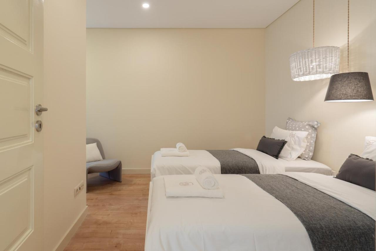 Gaya Avenue Flats - Elegant Contemporary Flats With Balcony Apartment Вила Нова ди Гая Екстериор снимка