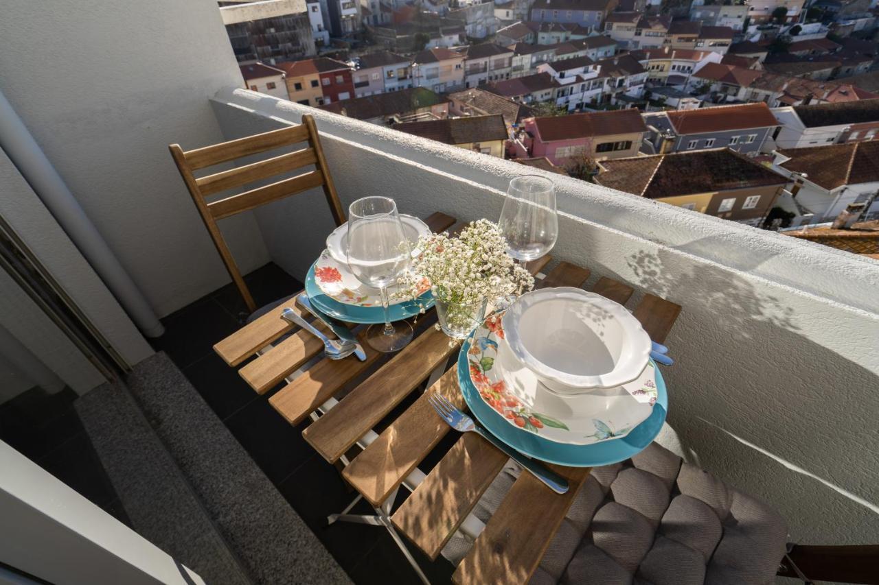 Gaya Avenue Flats - Elegant Contemporary Flats With Balcony Apartment Вила Нова ди Гая Екстериор снимка