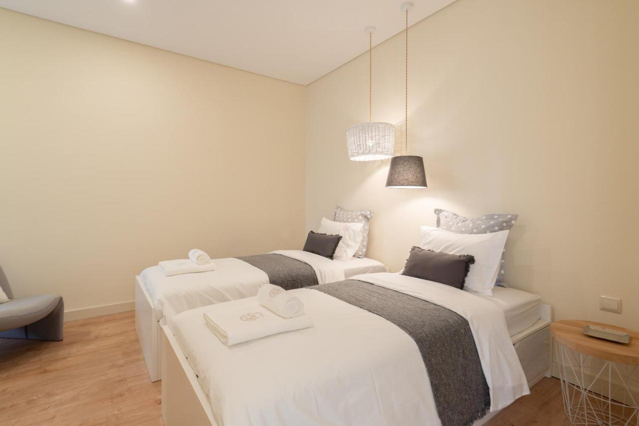 Gaya Avenue Flats - Elegant Contemporary Flats With Balcony Apartment Вила Нова ди Гая Екстериор снимка