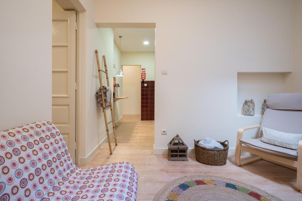 Gaya Avenue Flats - Elegant Contemporary Flats With Balcony Apartment Вила Нова ди Гая Екстериор снимка