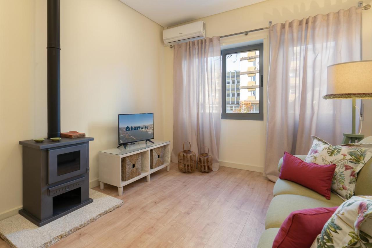 Gaya Avenue Flats - Elegant Contemporary Flats With Balcony Apartment Вила Нова ди Гая Екстериор снимка
