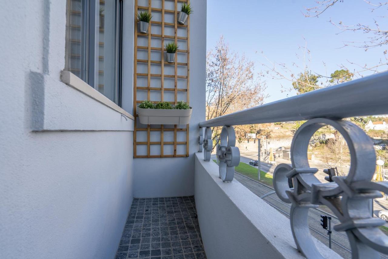 Gaya Avenue Flats - Elegant Contemporary Flats With Balcony Apartment Вила Нова ди Гая Екстериор снимка