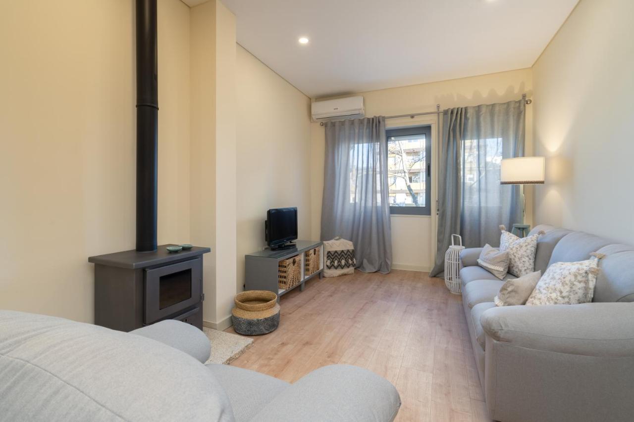 Gaya Avenue Flats - Elegant Contemporary Flats With Balcony Apartment Вила Нова ди Гая Екстериор снимка