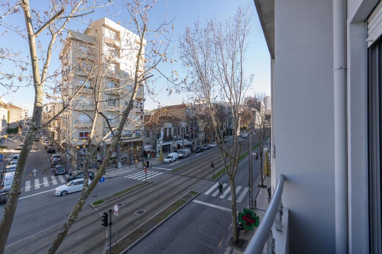 Gaya Avenue Flats - Elegant Contemporary Flats With Balcony Apartment Вила Нова ди Гая Екстериор снимка